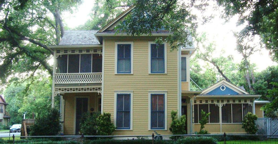 historic yellow house in hyde park