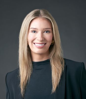 Portrait of Maylee Hosinski, REALTOR.