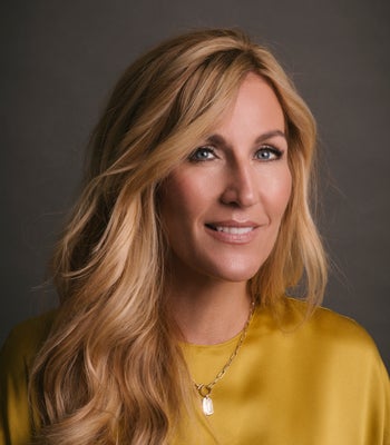 Portrait of Rochelle Ray, REALTOR.