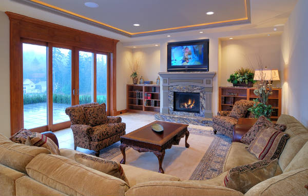 Large Living Room With Electronics